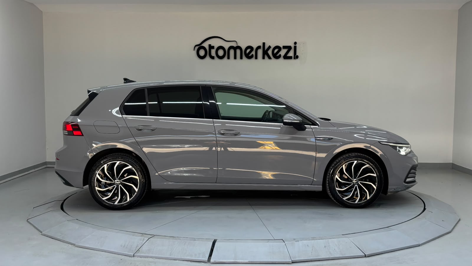 VOLKSWAGEN GOLF 2